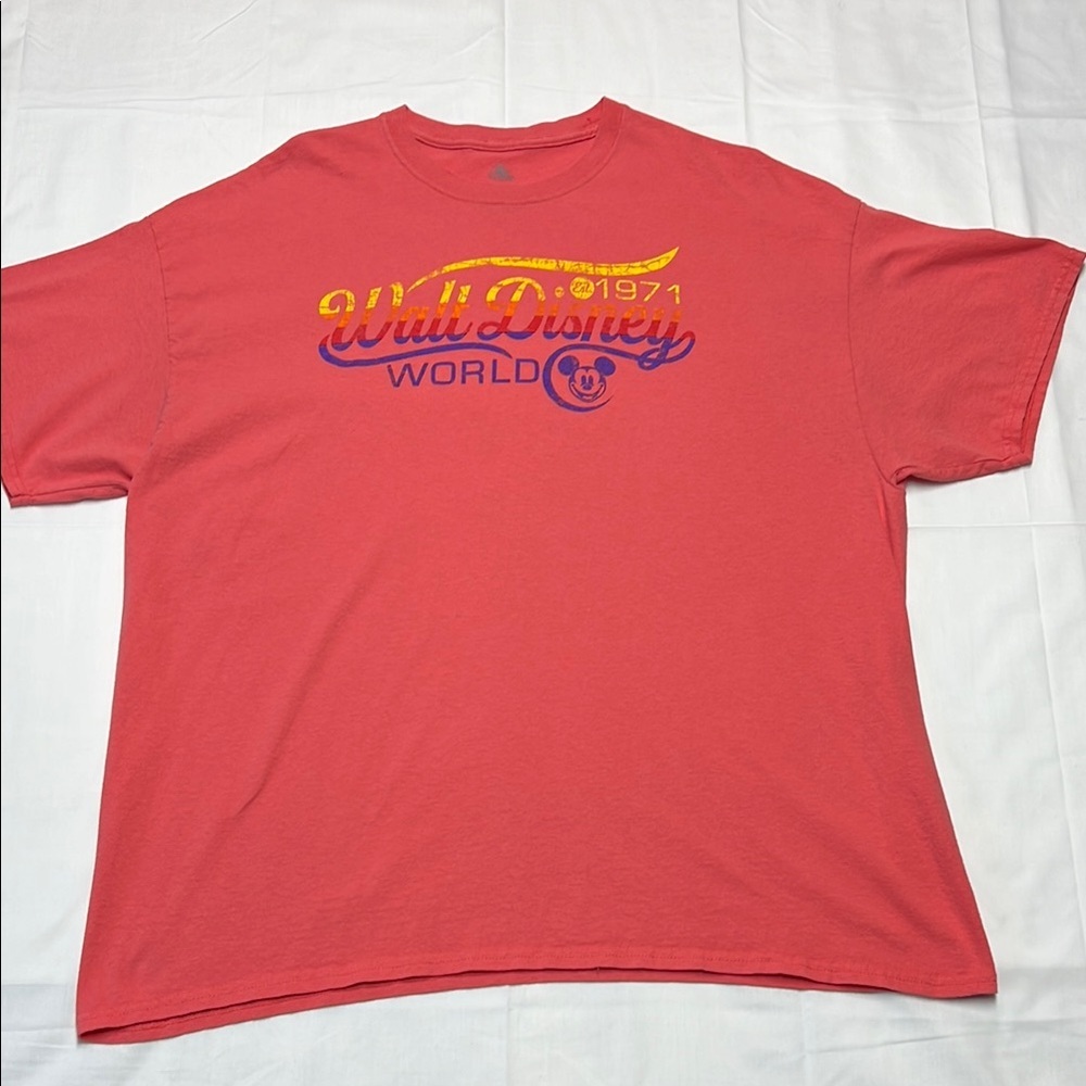 Walt Disney world pink graphic tee 100% cotton men’s size 2XL short sleeve